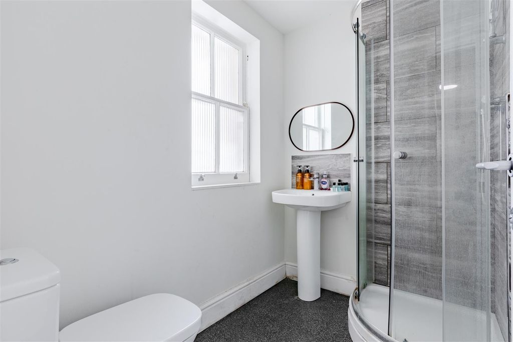 Additional image 8 of 14 bed terraced house to rentFirst Avenue, Hove BN3