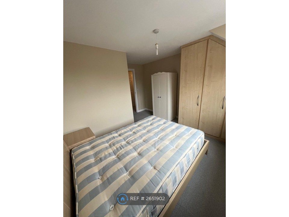 Property photo 2 of 16 Primary Bedroom