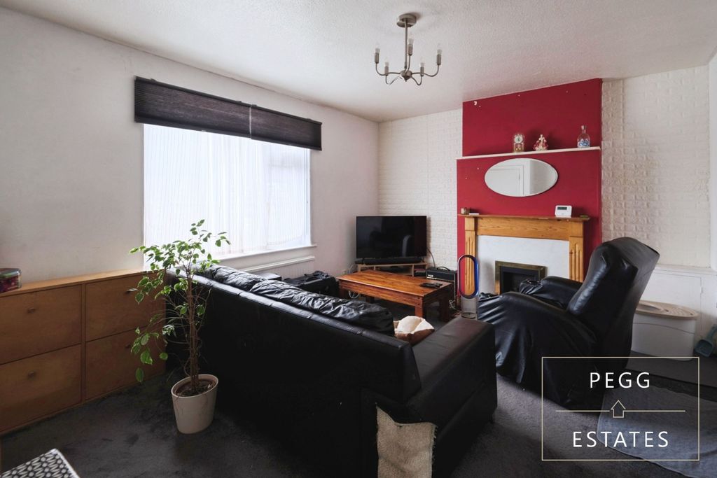 Property photo 3 of 13