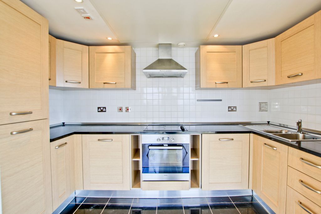 Property photo 3 of 5 Picture No. 24