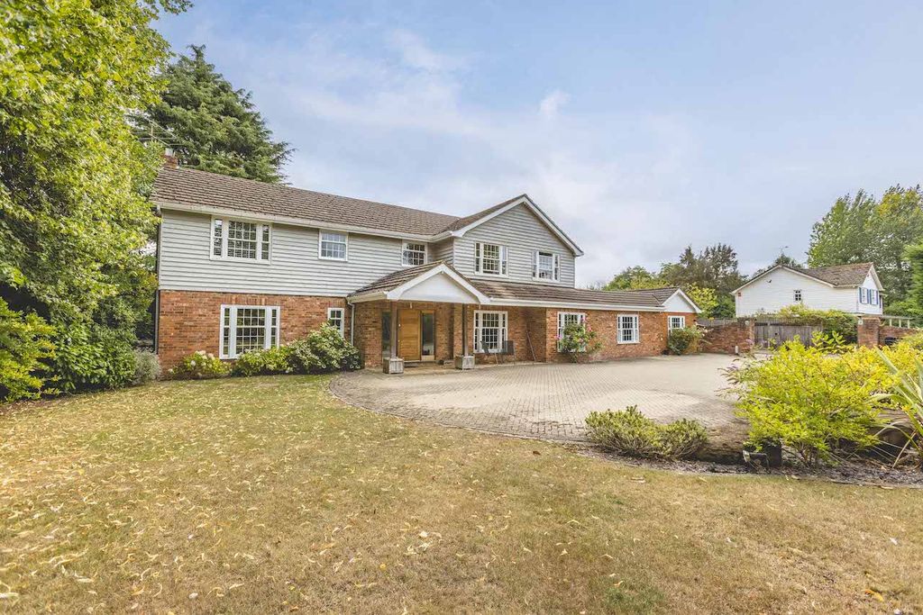 Property photo 1 of 28