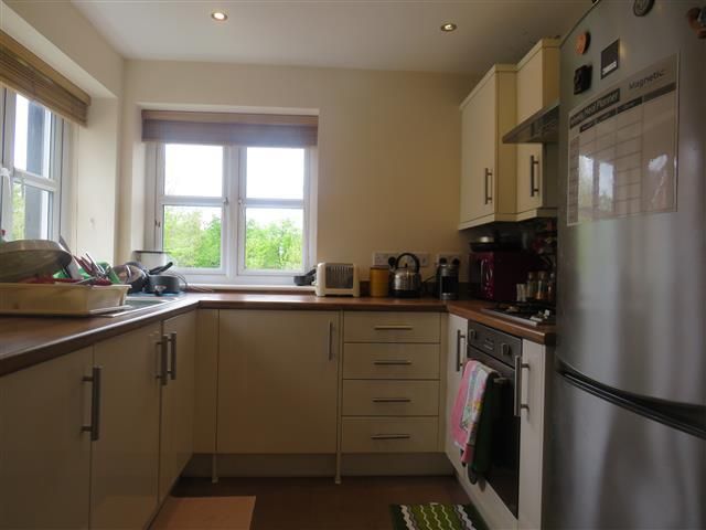 Property photo 3 of 8 Kitchen