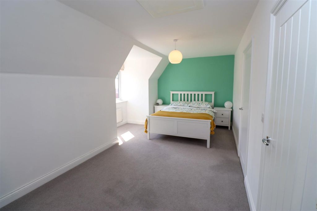 Property photo 3 of 31 Bedroom 1 (1st Floor)