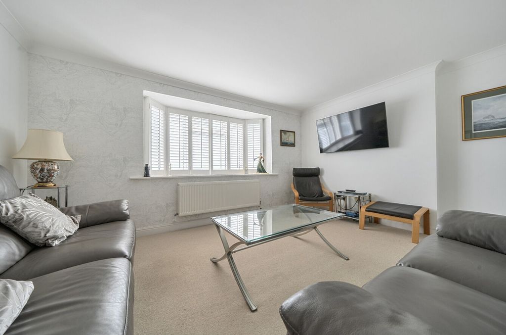 Property photo 3 of 23