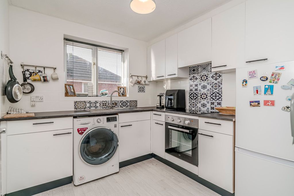 Property photo 3 of 15