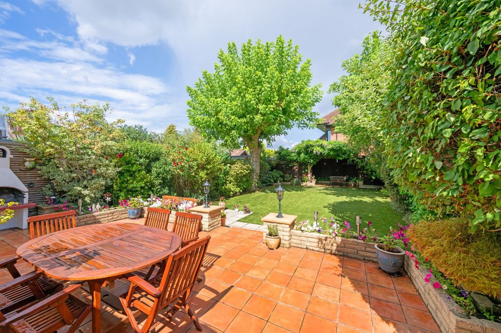 Property photo 3 of 39 Picture No. 03