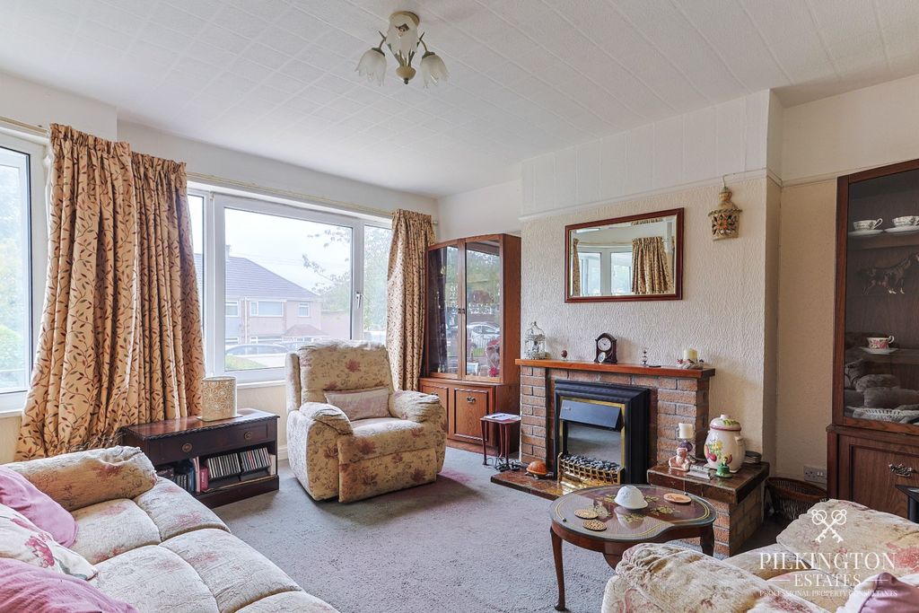 Property photo 2 of 16 5438343