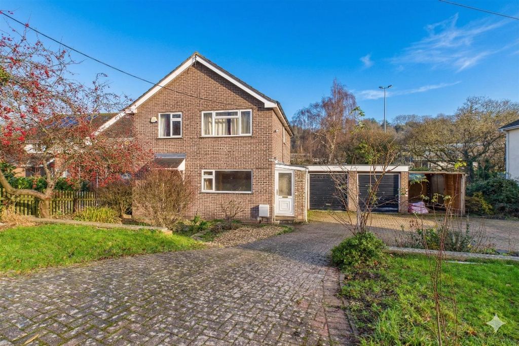 Property photo 2 of 38 Edit - 100 Walton Road (8).Png