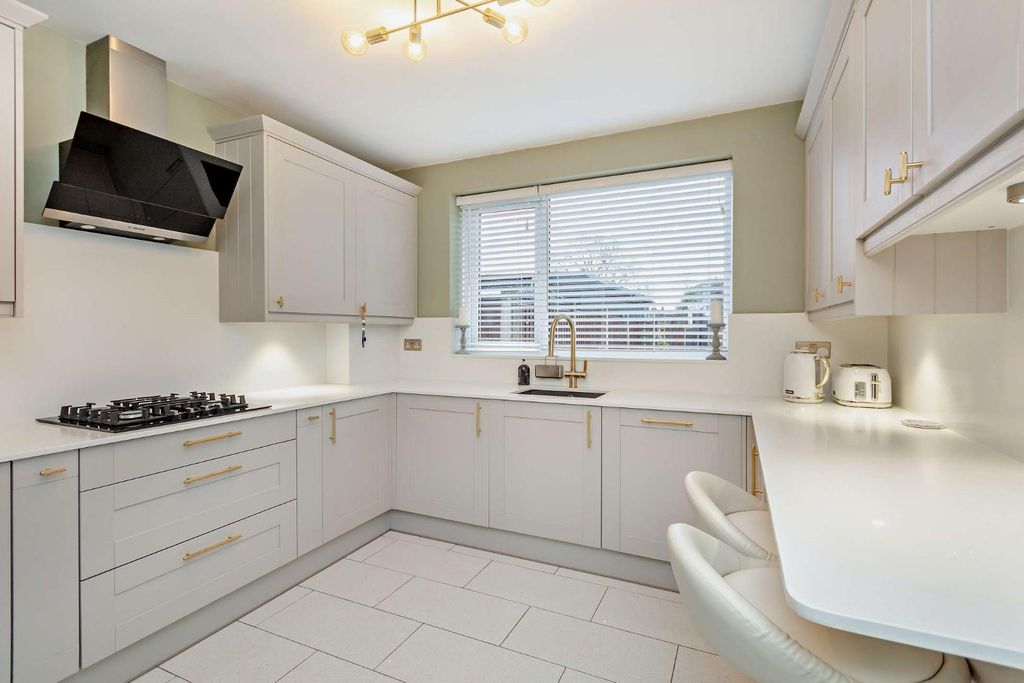 Property photo 2 of 21 8675758-Interior01-800.Jpg