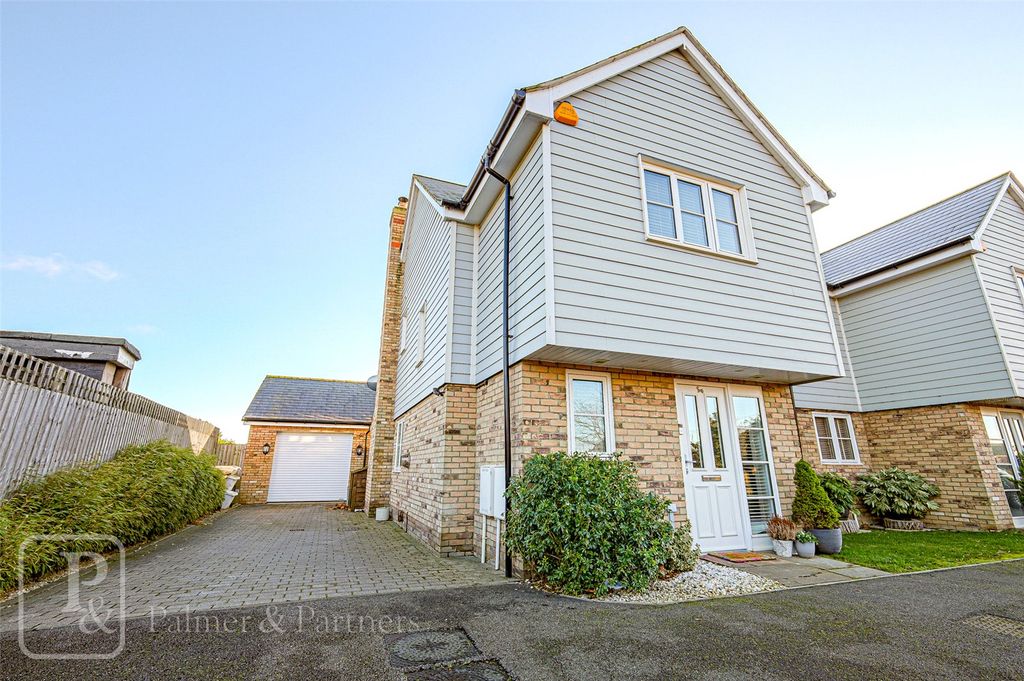 Property photo 1 of 20 External