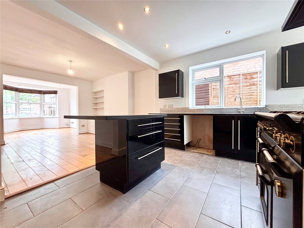 Property photo 2 of 19 Kitchen