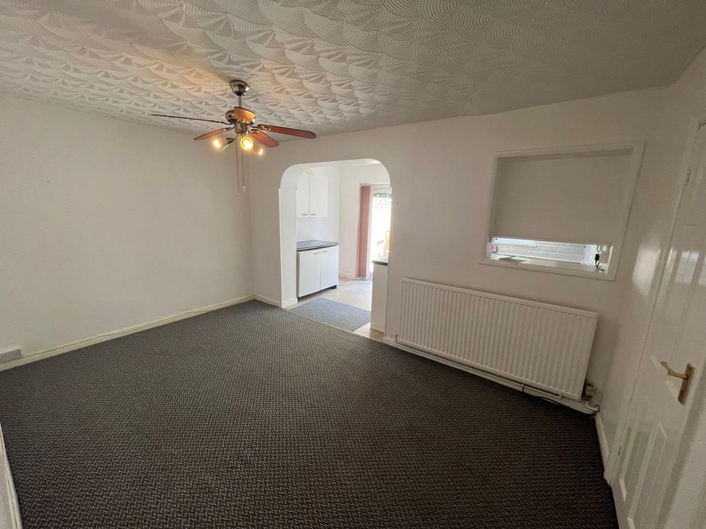 Property photo 2 of 7 Dining Room