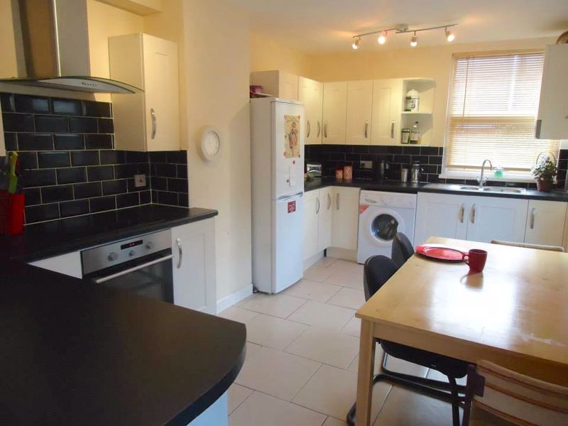 Property photo 3 of 7 Photo 4