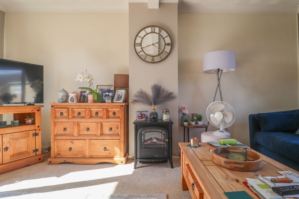 Property photo 3 of 15 4323865