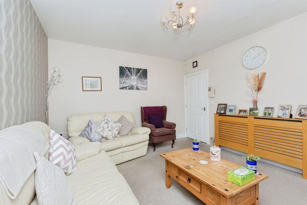 Property photo 3 of 17