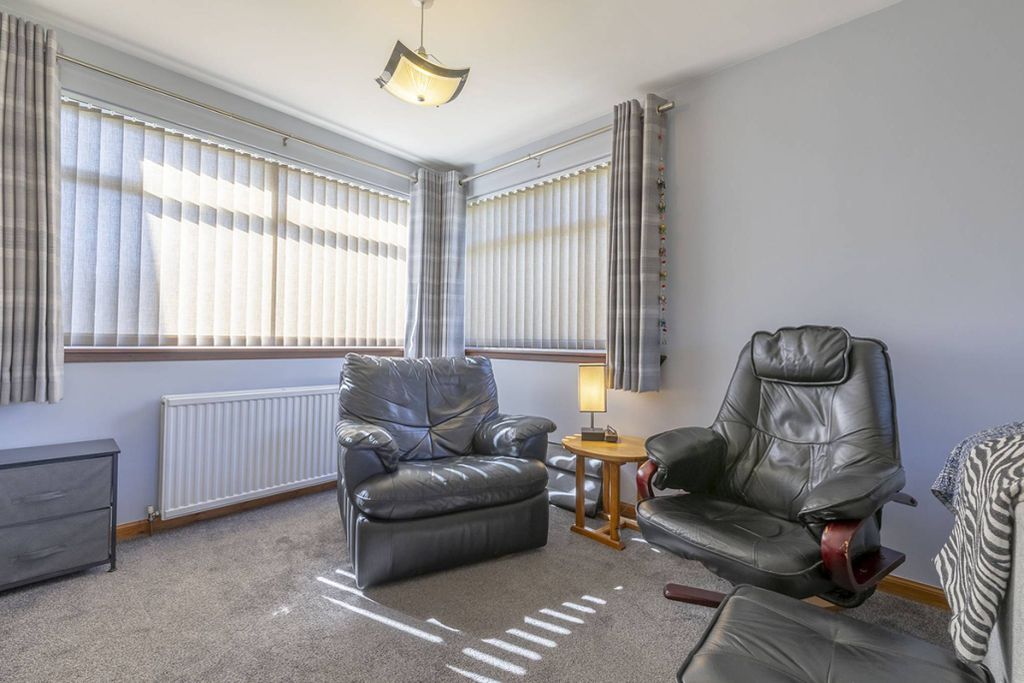 Property photo 3 of 40