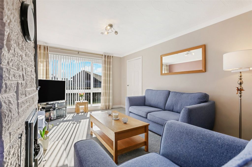 Property photo 2 of 16 Picture No. 11