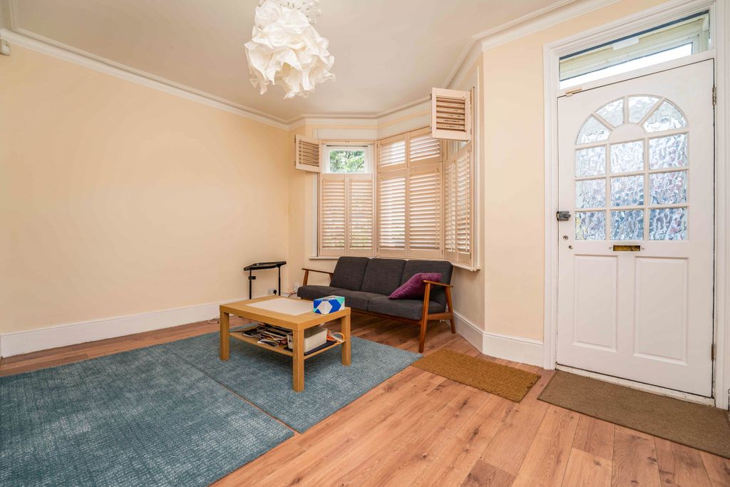 Property photo 2 of 11 2