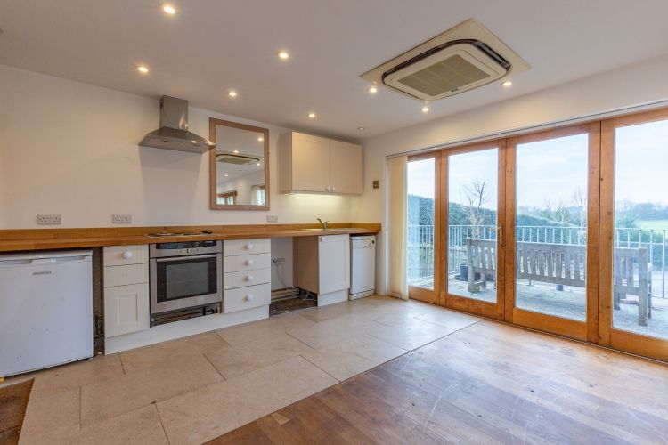 Property photo 2 of 8 271949