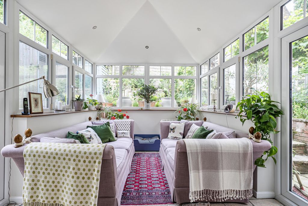 Property photo 3 of 19 Conservatory
