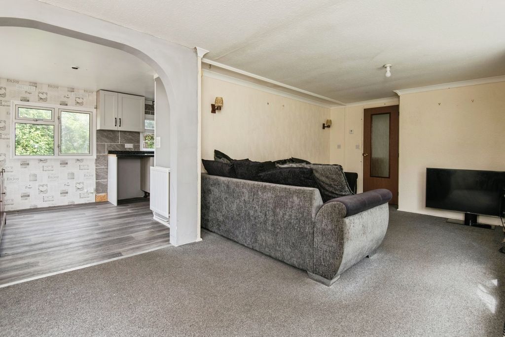 Property photo 3 of 11 Photo