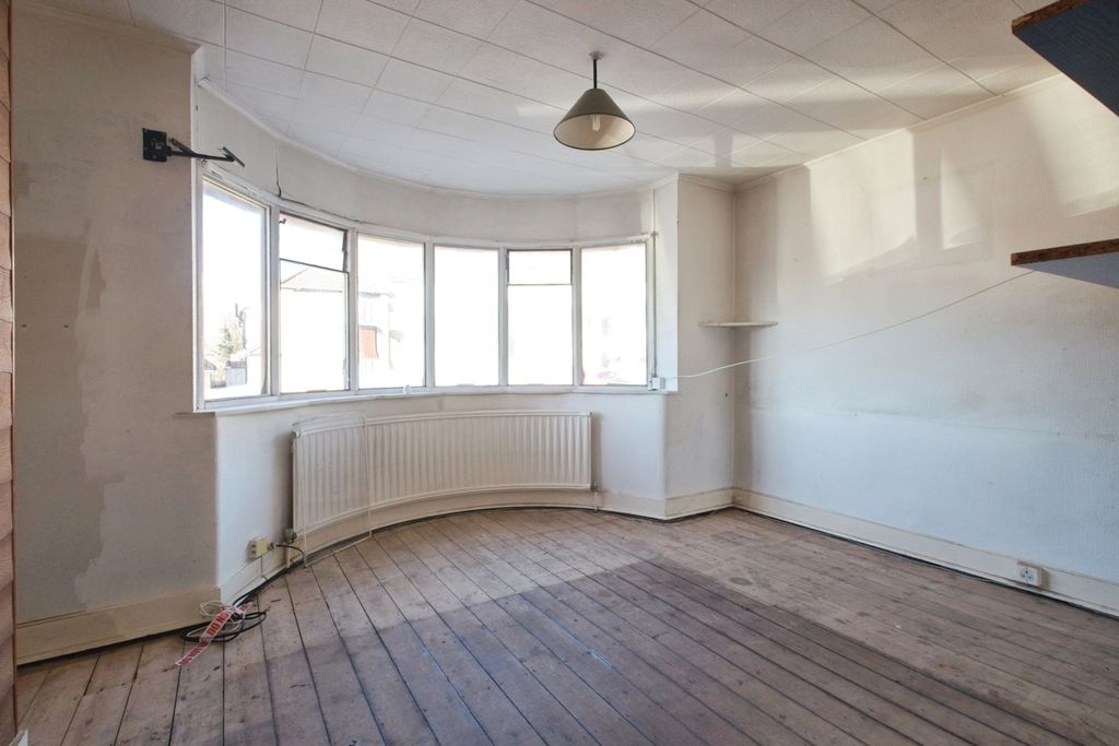 Property photo 3 of 20 Pbox-Img.Jpg