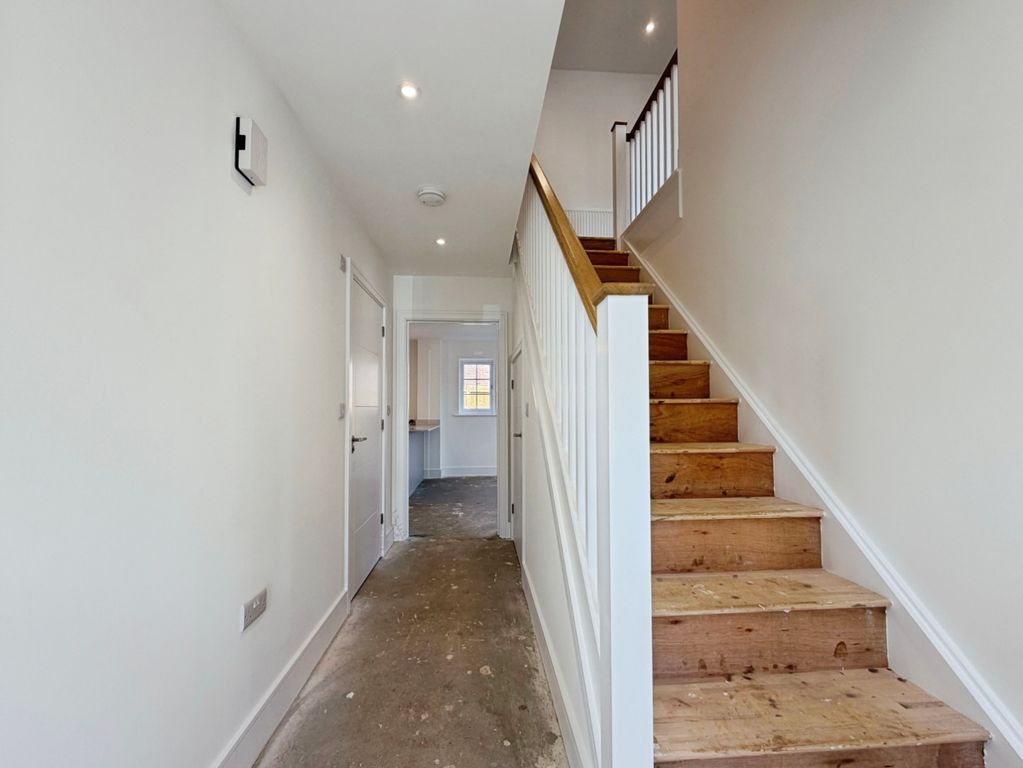 Property photo 3 of 15 Entrance Hallway