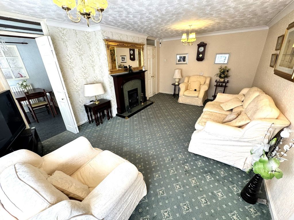 Property photo 2 of 23