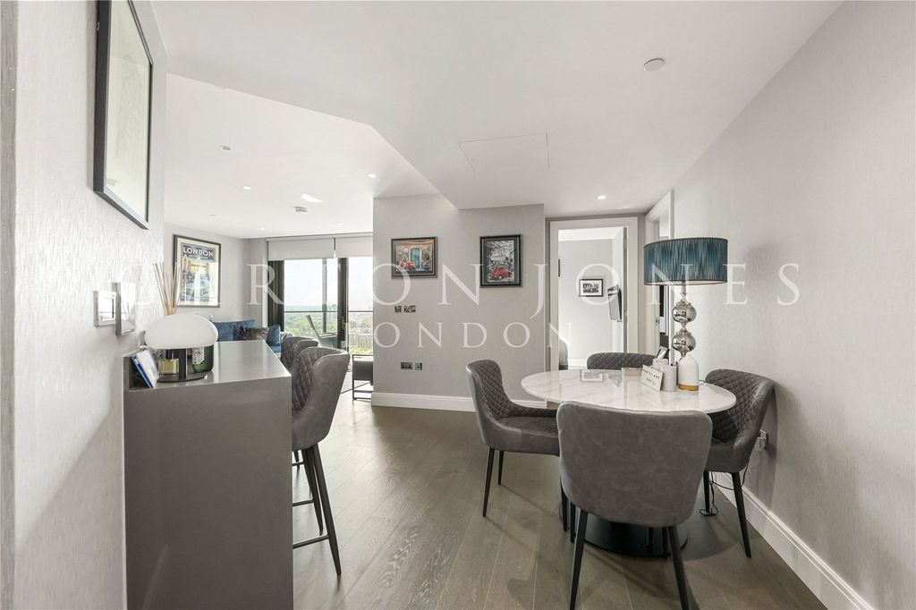 Property photo 3 of 22 Dining Area