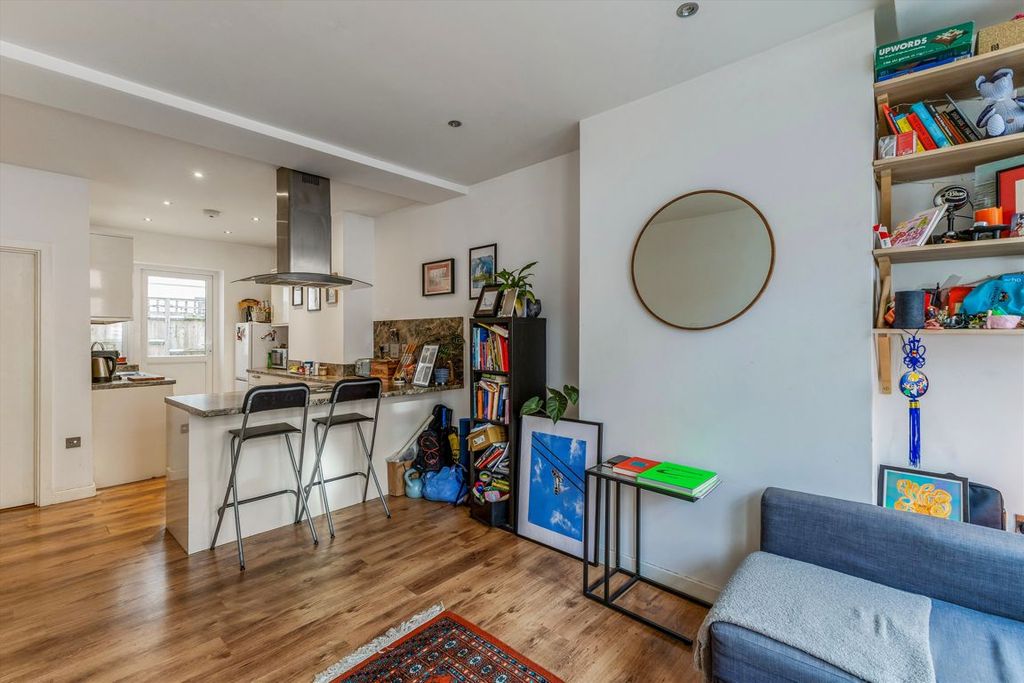 Property photo 3 of 7