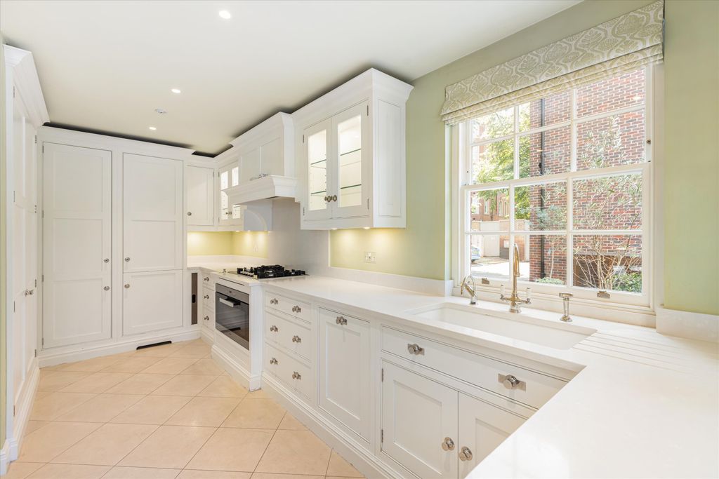 Property photo 3 of 20 Image