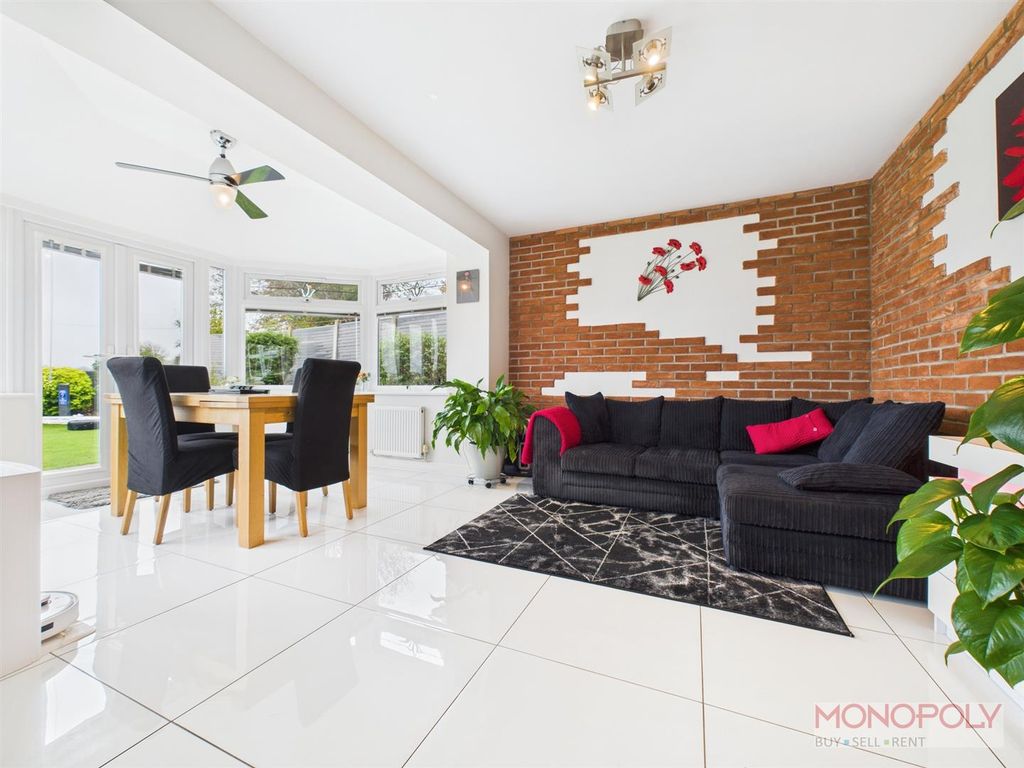 Property photo 3 of 45 Cam01943G0-Pr0556-Still035.Jpg