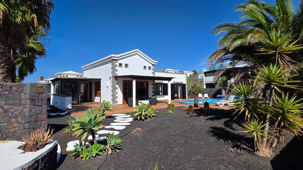 Property photo 2 of 10 <Caption/>