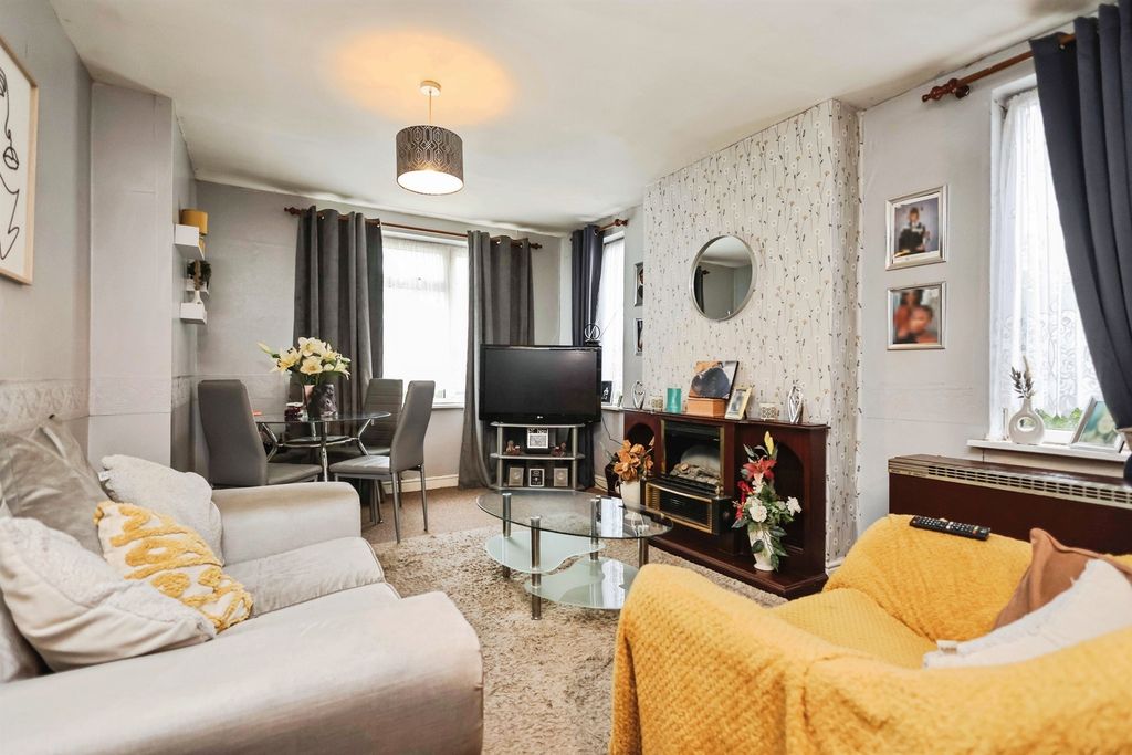 Property photo 2 of 16