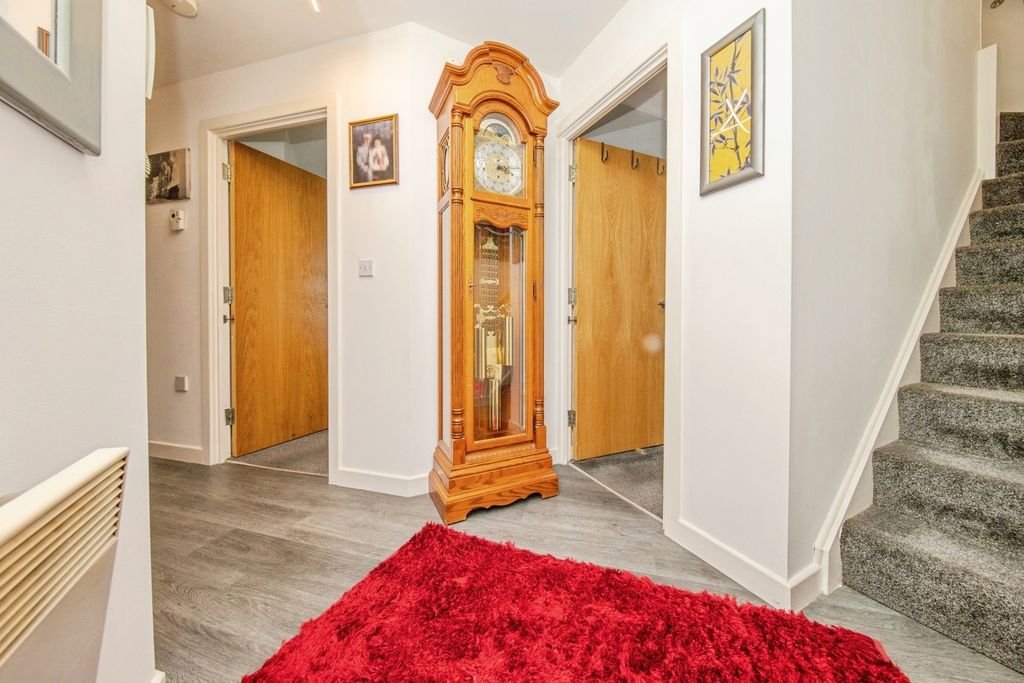 Property photo 3 of 17 Pbox-Img.Jpg