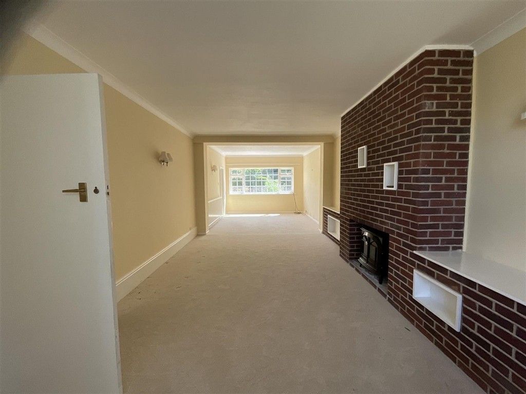 Property photo 1 of 13 Lounge