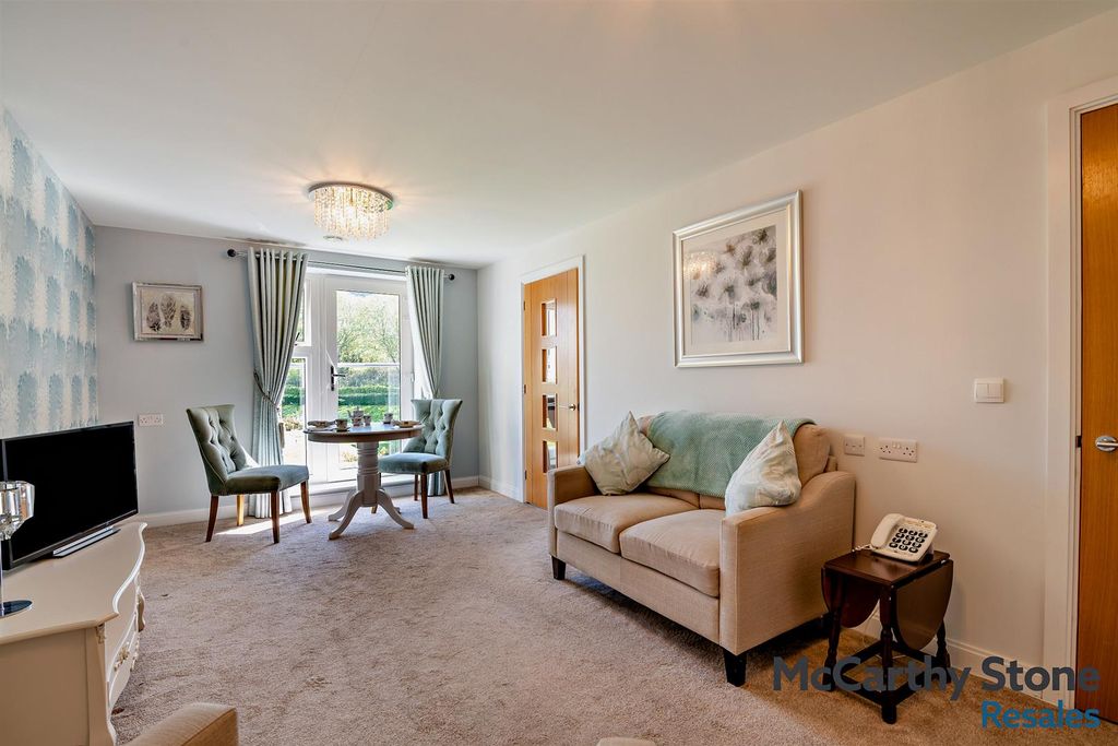 Property photo 1 of 34 8690111-Interior14-800.Jpg