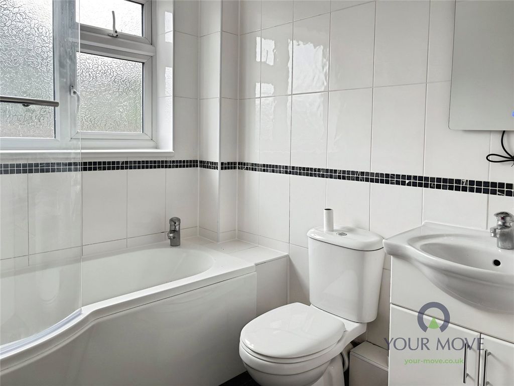 Property photo 3 of 13 Bathroom