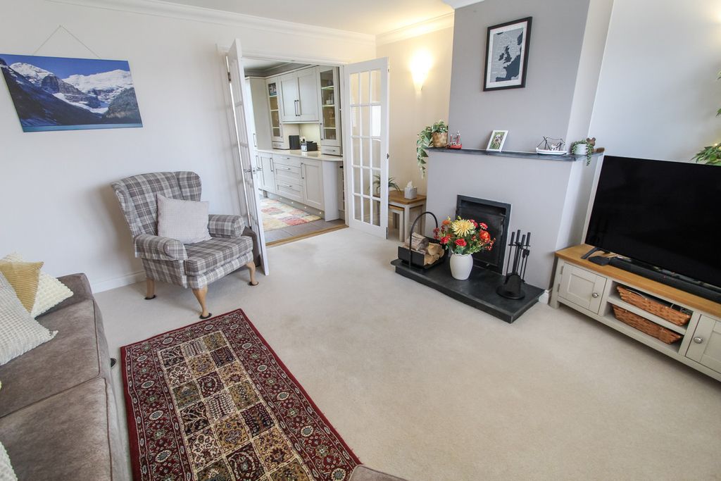 Property photo 2 of 22