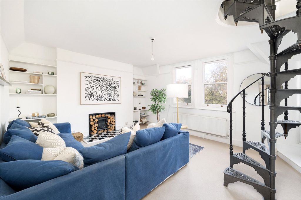 Property photo 2 of 12 Reception