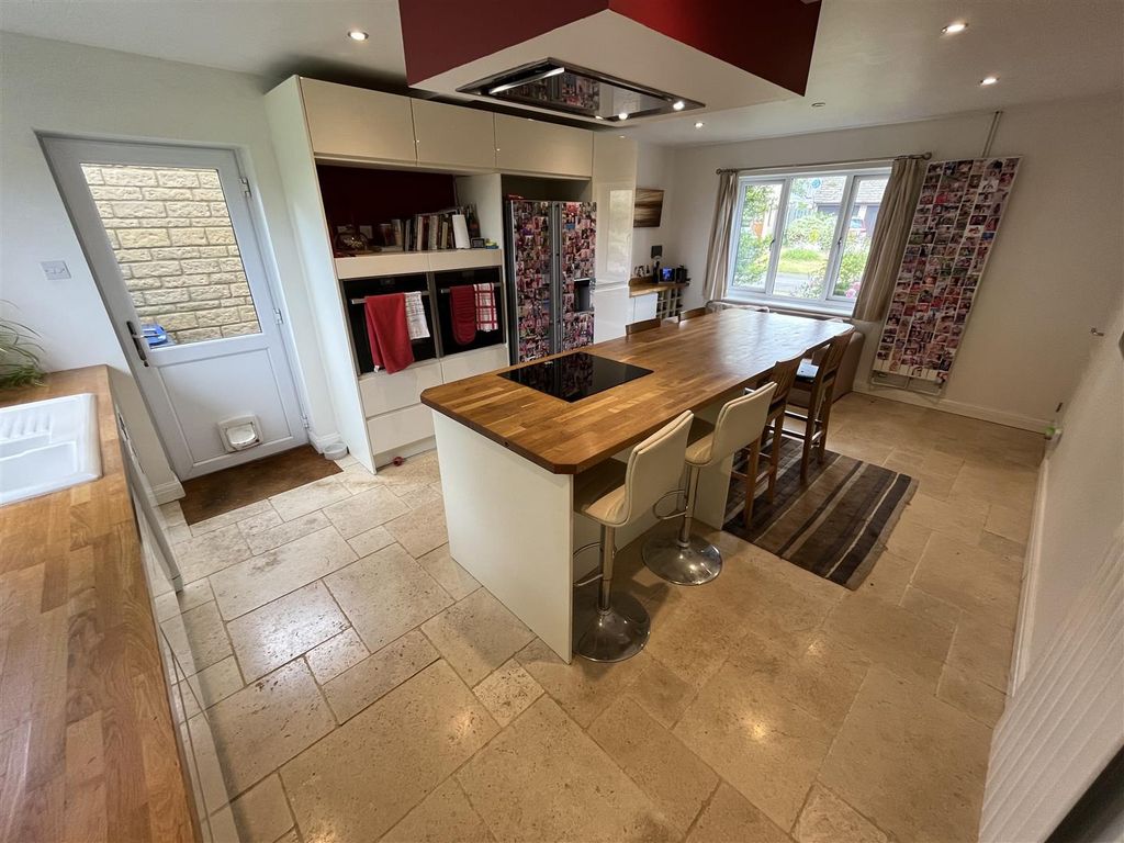 Property photo 2 of 13 Kitchen
