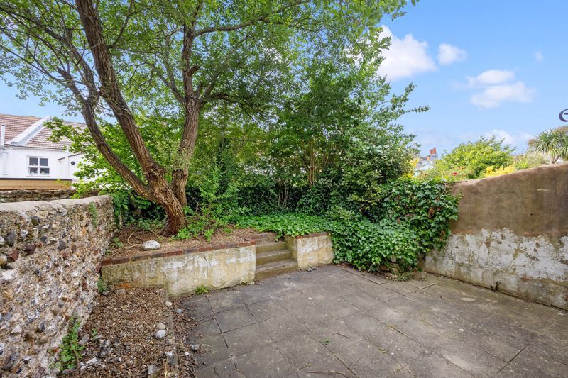 Property photo 2 of 16 Photo 3