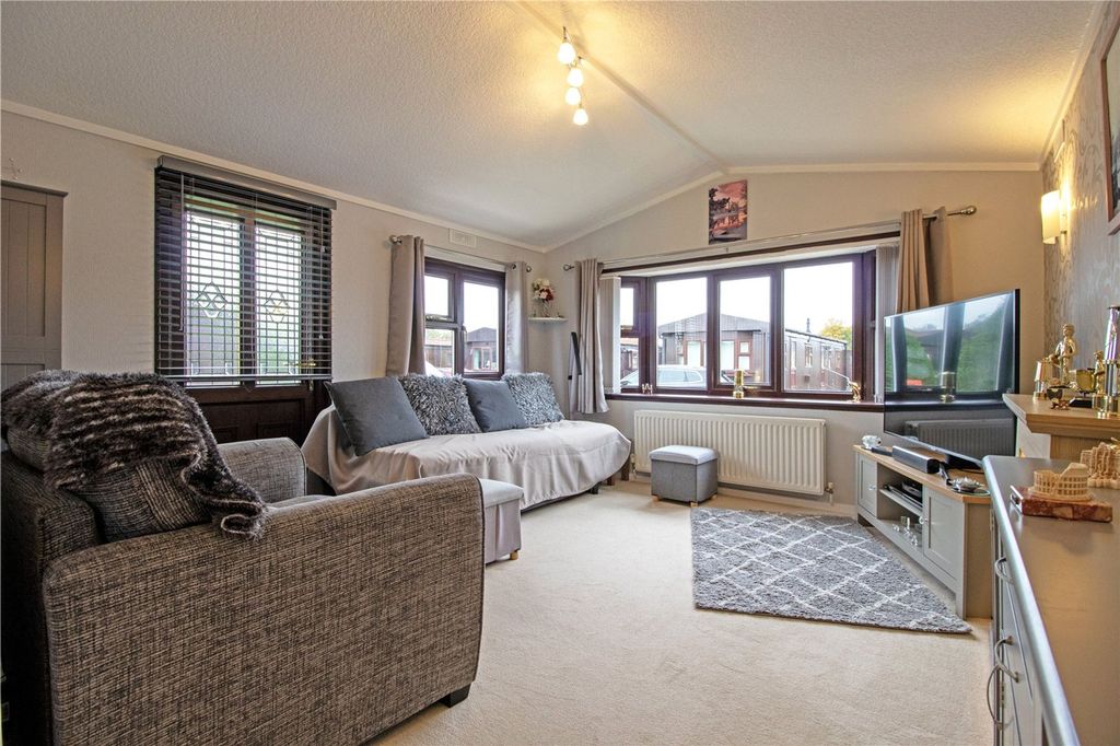 Property photo 2 of 20 Picture No. 08