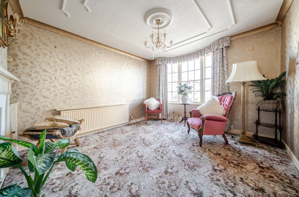 Property photo 2 of 17 1454418-24-6A047c...