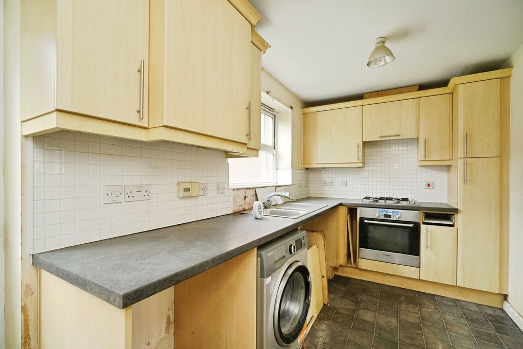Property photo 3 of 17 Photo