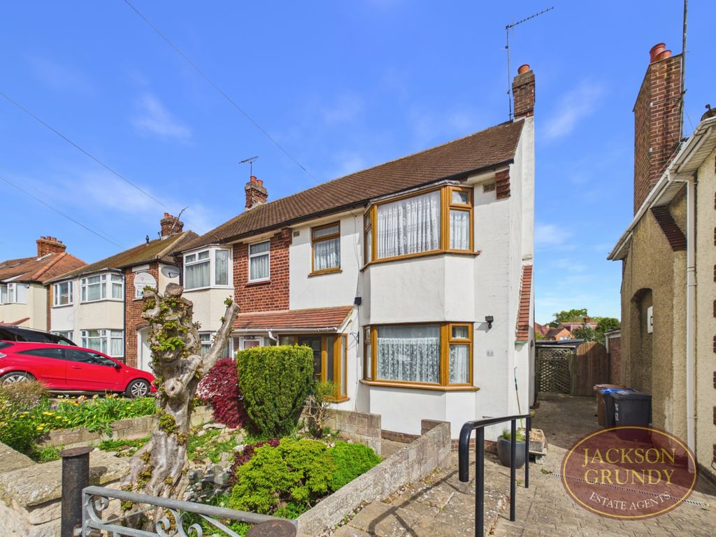 Property photo 1 of 12 Windsor Crescent