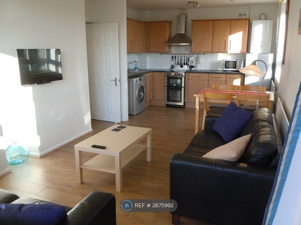 Property photo 2 of 8 Kitchen