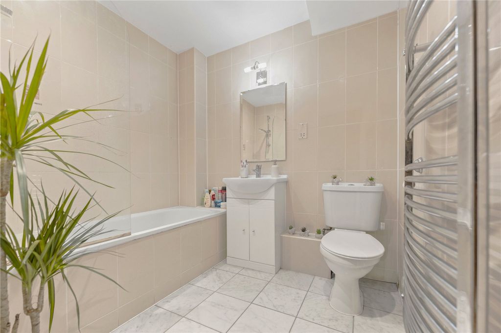 Property photo 3 of 11 Picture No. 10