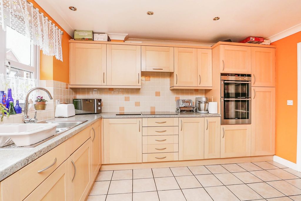 Property photo 3 of 15