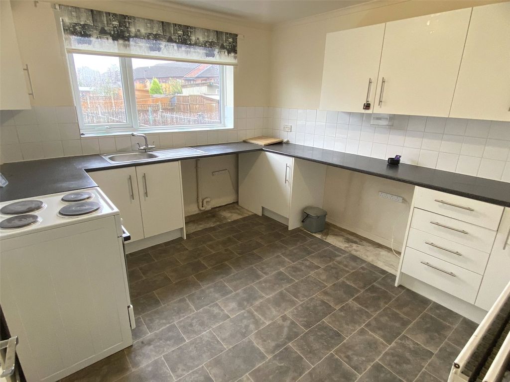 Property photo 2 of 12 Picture No. 14